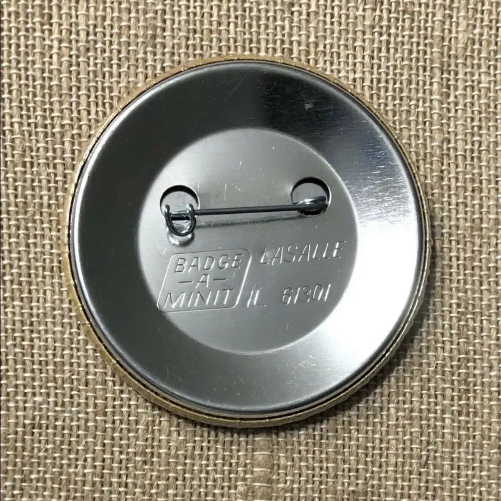 VIOLIN PLAYERS FIDDLE AROUND Vintage Musician Humor Pinback Button
